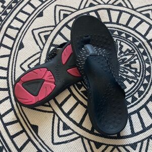 VIONIC flip
Flops size 9